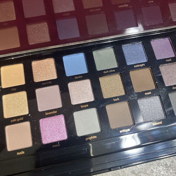 HollyWood Pro fusion Eyeshadow Palette New 24 Colors Profusion - Picture 3 of 6